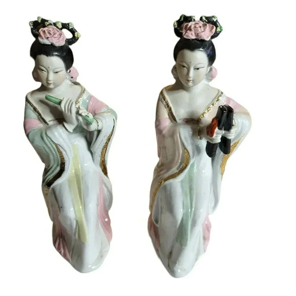 JAPANESE VINTAGE ART PORCELAIN FIGURINES  SET HANDCRAFTED - Picture 1 of 6